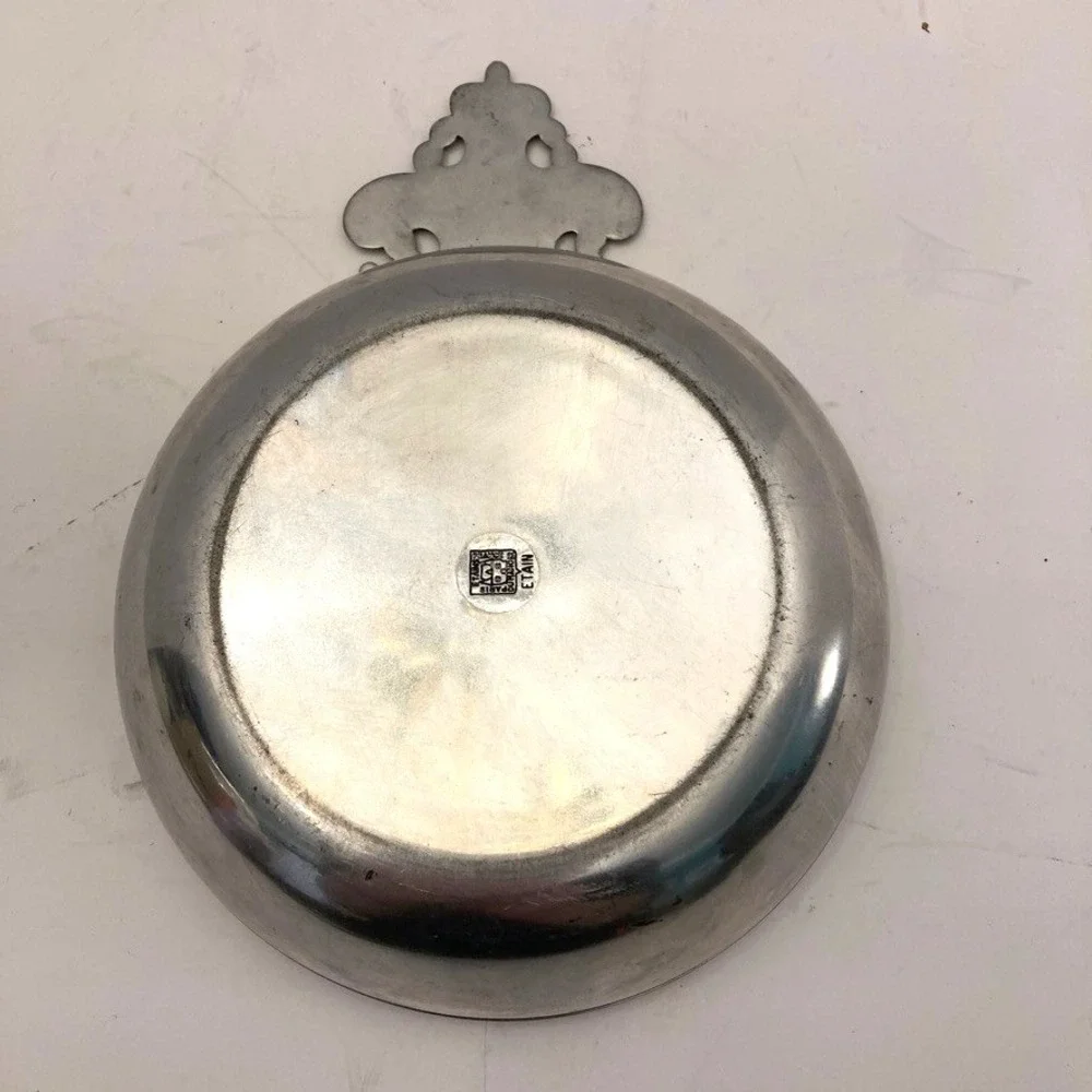 Les Etains du Manoir Pewter Porriger Paris France 5.5